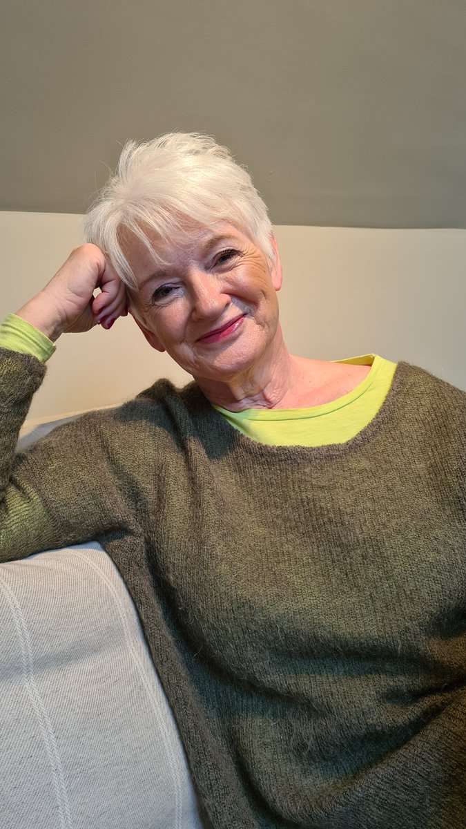 Annie Stirk Model tweet media