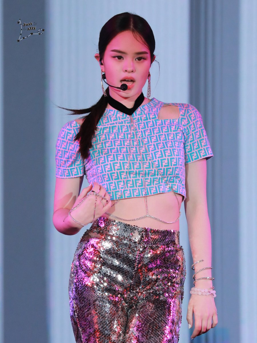 justally_1's tweet photo. 210325  AR3NA DEBUT SHOWCASE 
Special Guest : ALLY
#แอลลี่ 
#ALLY 
#allynitibhon 
#ALLYsONLY https://t.co/Cv7j5DinB9