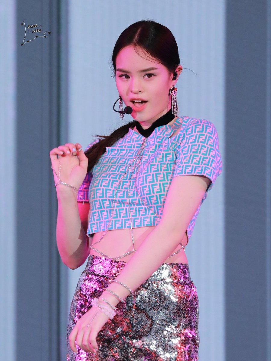 justally_1's tweet photo. 210325  AR3NA DEBUT SHOWCASE 
Special Guest : ALLY
#แอลลี่ 
#ALLY 
#allynitibhon 
#ALLYsONLY https://t.co/Cv7j5DinB9