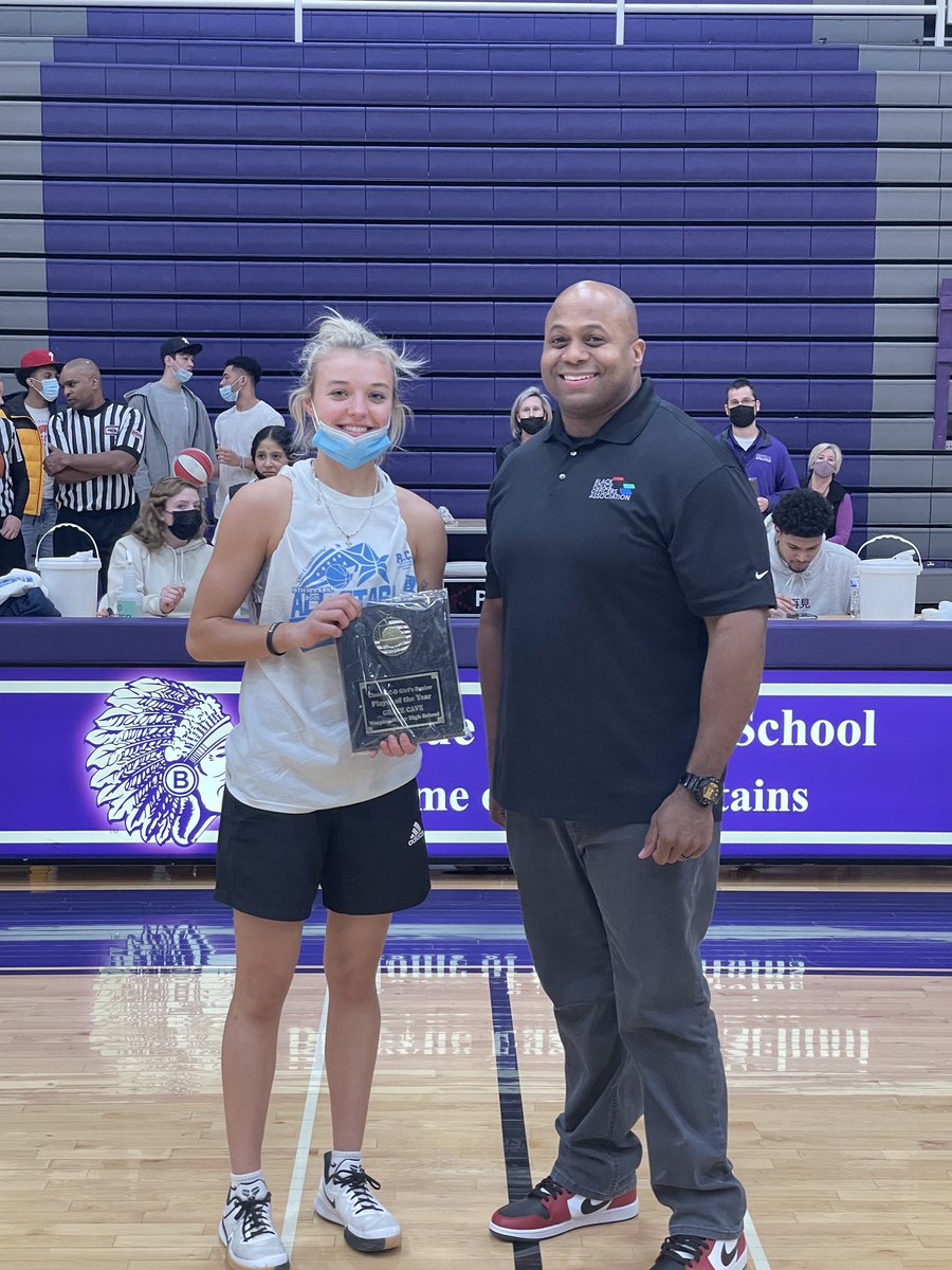 DaveFelici_'s tweet photo. Congratulations! Grace Cave Weeping Water for receiving the Metro Basketball  2021 Metro Class B-C-D Player of the Year! Black Police Officers Association sponsored this award. https://t.co/Pq7t1dIUsc