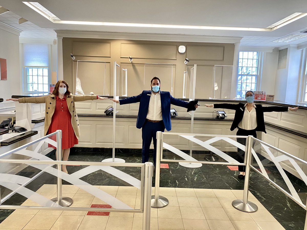 CTDaniCassidy's tweet photo. Practicing social distancing with the Fairfield team. Connecticut residents age 16 and older will be eligible to receive the COVID-19 vaccine beginning April 1, Gov. Ned Lamont announced yesterday. Looking forward to hugs and hand shakes, but until then, stay safe out there. https://t.co/iKduE4nlrR