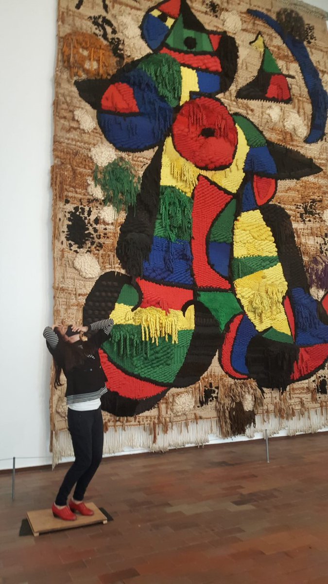 mercatflors's tweet photo. #DANCINGMUSEUMS Aquesta setmana, @quimbigas i les 8 artistes convidades han enregistrat un vídeo habitant soles els espais buits del museu utilitzant diverses estratègies de composició instantània. Aquest treball videogràfic s’inclourà en la col·lecció d’obres de la @fundaciomiro https://t.co/w9sya8HRZ1