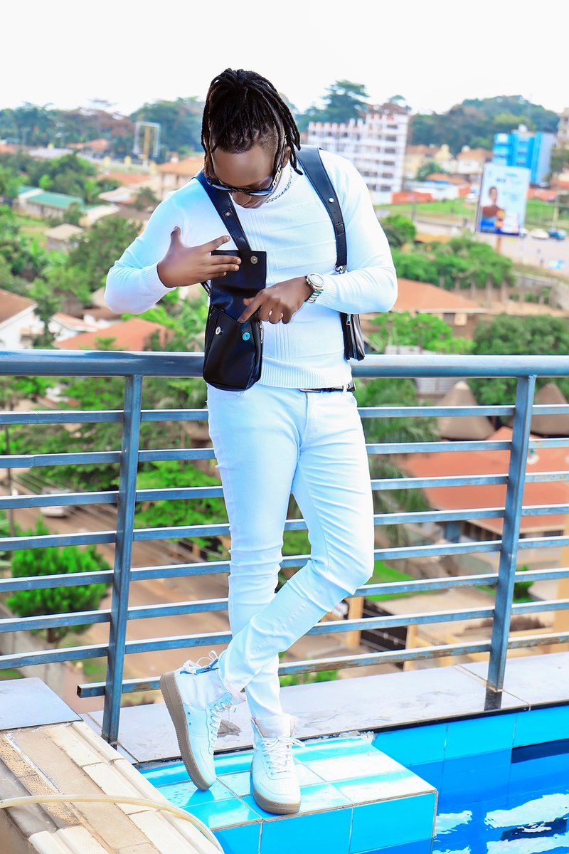 hillsfmkabale's tweet photo. The weekend is here 💃🏼💃🏼💃🏼💃🏼💃🏼💃🏼💃🏼💃🏼💃🏼
Join @arinaitwetasha and @eddybuuza alongside @Ozbi6 on the hills day bender
Drop all your requests,it's party time💃🏼💃🏼💃🏼💃🏼💃🏼
#Hillsdaybender
#Awardwinningprogram https://t.co/qwLo7dJ3jk
