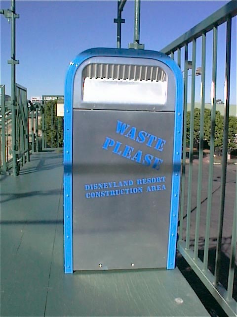 MagicalTrash's tweet photo. With the announcement of the #DisneylandForward initiative, a flashback to 1998 when #WestCOT never showed up.
🌐 | https://t.co/XXDs4OGNjl
📷 | @PresbyManse
Used by Permission. #MagicalTrash #Disney #DCA #Disneyland #DisneyCaliforniaAdventure https://t.co/gxhW72sQfK