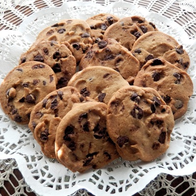 mookychick's tweet photo. Looking for something to do to fill your Friday? Why not try your hand at baking? We here at Mookychick have a great recipe for vegan chocolate chip cookies, for you, here! Just let us lick the spoon! https://t.co/Al5Uz1i3Ed #baking #cooking #veganbaking #vegancooking #vegan https://t.co/563QKMdxdB