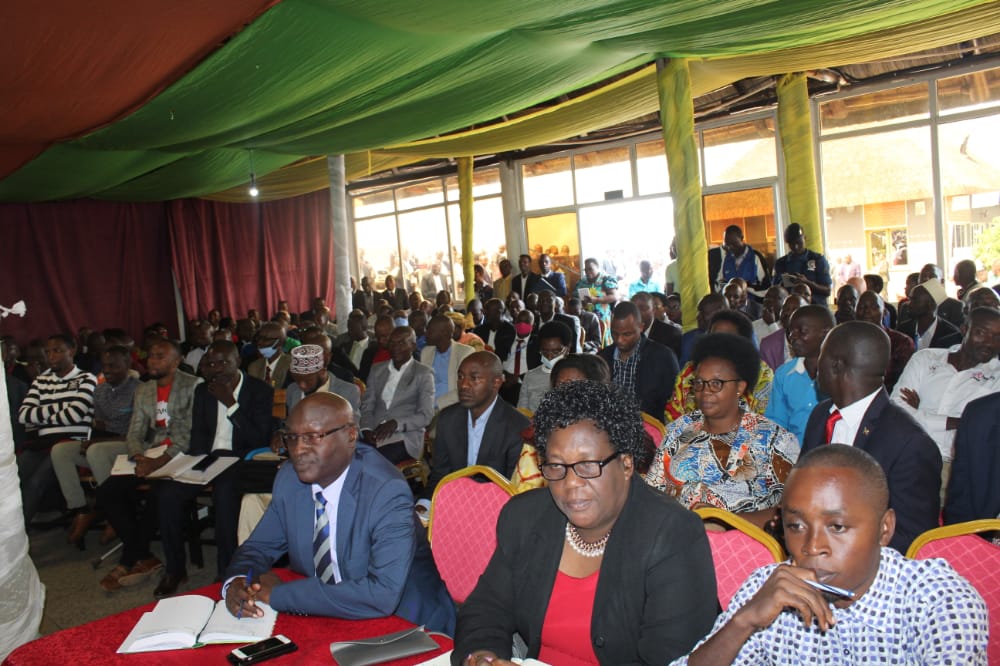 IrYvan_Manager's tweet photo. Traces de ma participation dans la réunion au niveau nationale de toutes les associations (#ASBLs) ouevrant sur le territoire #Burundi-aise à l'hôtel #Green_Park à @MuramvyaProv sous le thème: "Le rôle des #ASBLs dans le développement communautaire" @nkurunzizaherm2 @bichoulove72 https://t.co/HnMQlsIyQg