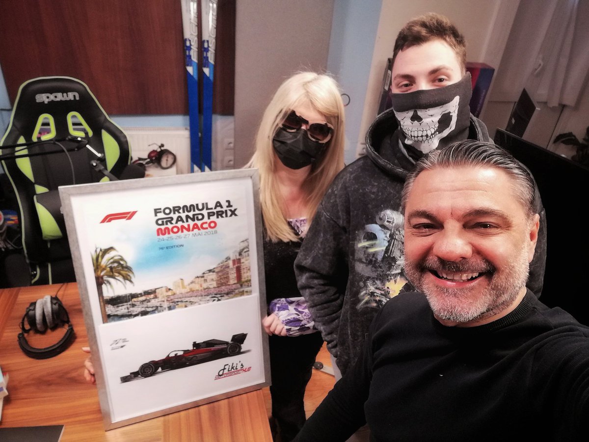 ObaveznoN's tweet photo. Na mlađima #ObNeob ostaje!
Natali i Vanja 👏👏👏👏
@ObaveznoN sa @IgorBrakus i @SmiljanBanjac pozdravljaju vas do ponedeljka 🎧🎤🎵📻 https://t.co/QkLAMyY0fy