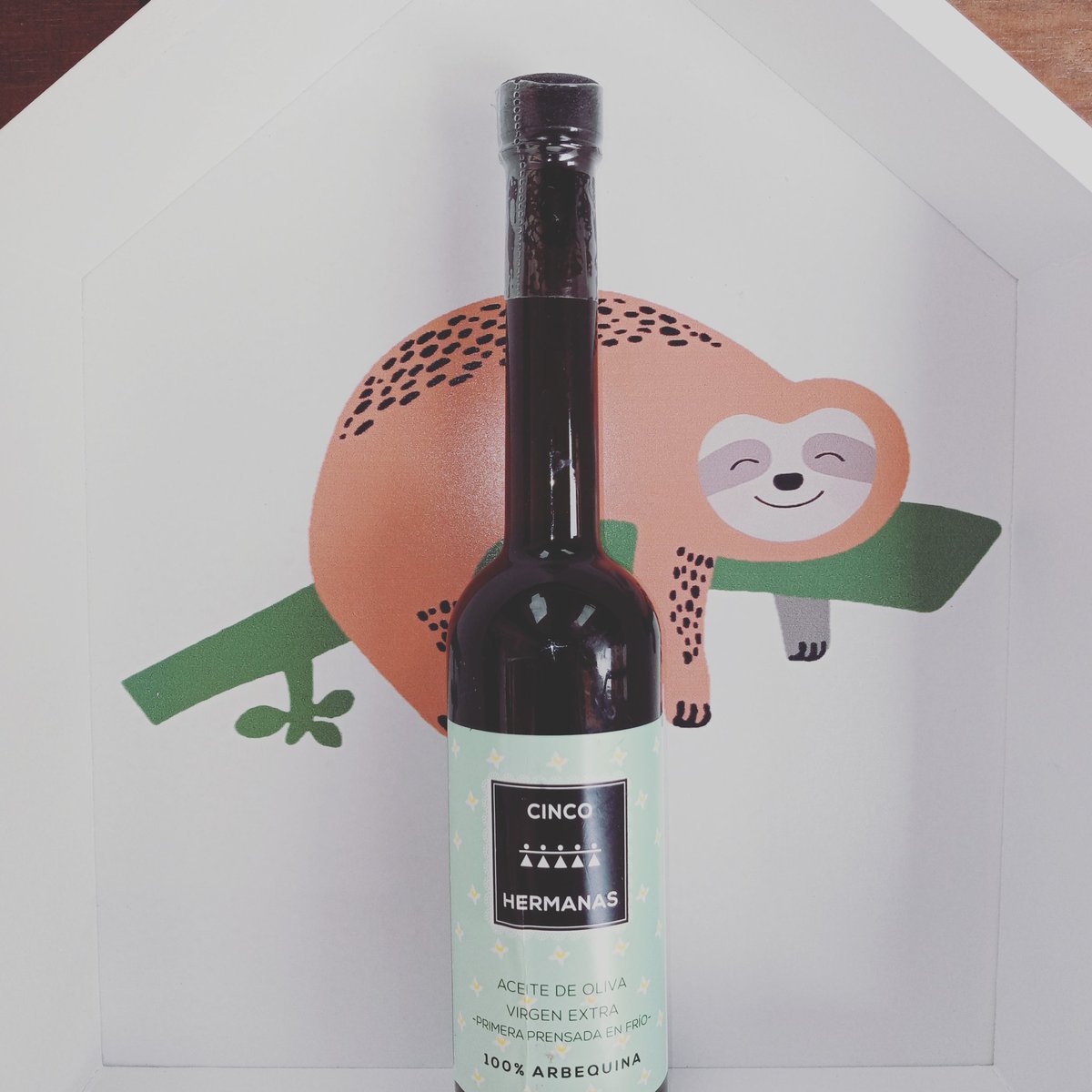 cinco_hermanas's tweet photo. Los hábitos saludables favorecen la concentración, el rendimiento y la estabilidad de los más pequeños. Invertir en salud siempre es una buena elección. 💚🍈🌿
#cincohermanas #AceitedeOlivaVirgenExtra #salud #niños #aove #arbequina #alimentacionsaludable https://t.co/QbpVuQ4FZZ