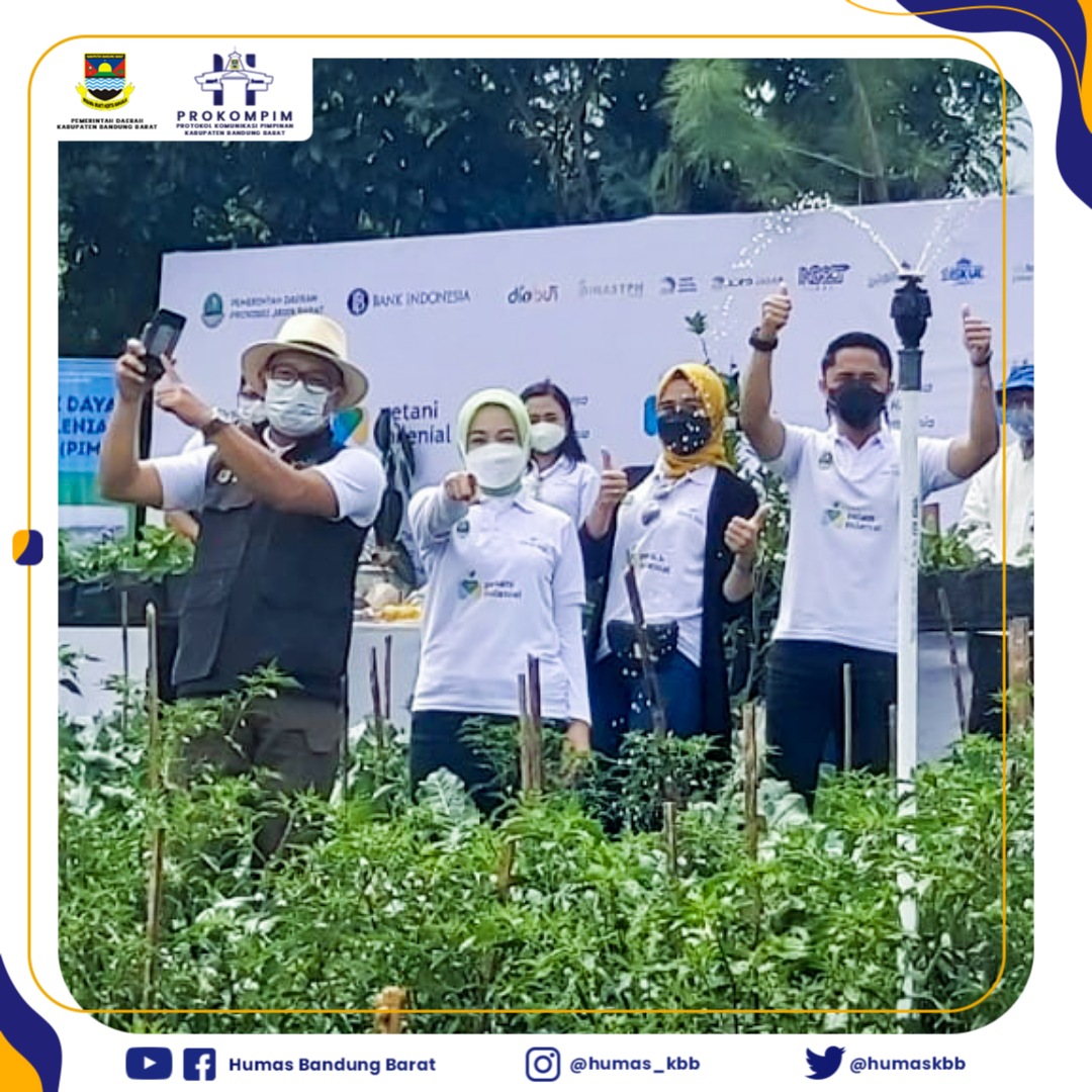 HumasKBB's tweet photo. @Hengkychova berharap profesi petani ini tidak dipandang sebelah mata, akan tetapi generasi muda ini harus bisa memajukan dan mengembangkan desanya.  #petanimilenial #kikoffpenatimilenial #bandungbarat #jabarjuara #bandungbaratlumpaaat https://t.co/6iWpAOfOZz