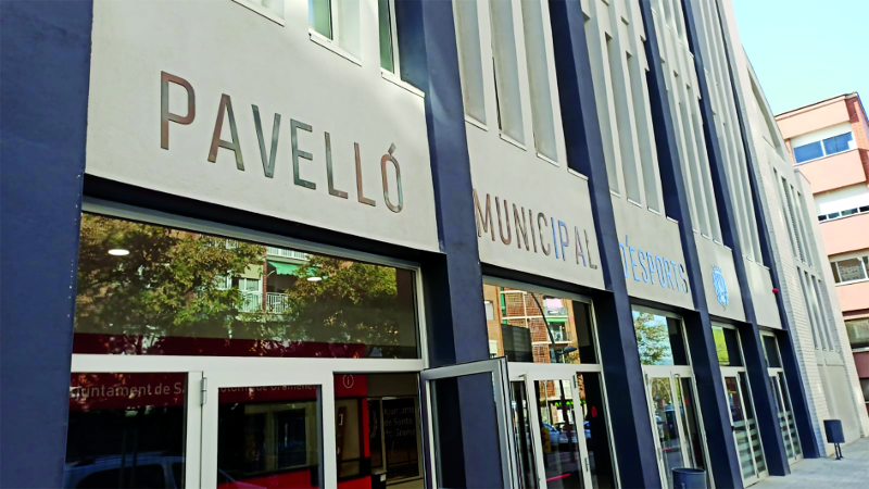 🏀⚽️🏑Aquest dissabte jornada de portes obertes per veure com ha quedat la remodelació del Poliesportiu Nou de #santacoloma Estricte seguiment de la normativa #COVID19 <a href="/esteveserrano/">Esteve Serrano</a> <a href="/nademe8/">daniel salgado</a> 
ajuntamentinforma.gramenet.cat/info-local/jor…