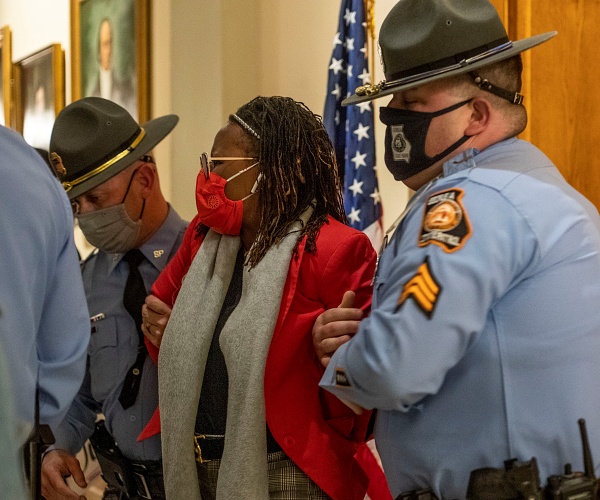 ZayidBaba's tweet photo. #Women'sHistoryMonth...
Yesterday...
Yesterday...
#RepParkCannon...for knocking on Georgia Governor Kemp's door...
Charged with a felony while the Governor was signing off on new #VoterSuppression...A felony...He should've been the one arrested!...… https://t.co/esRWL8H0eG