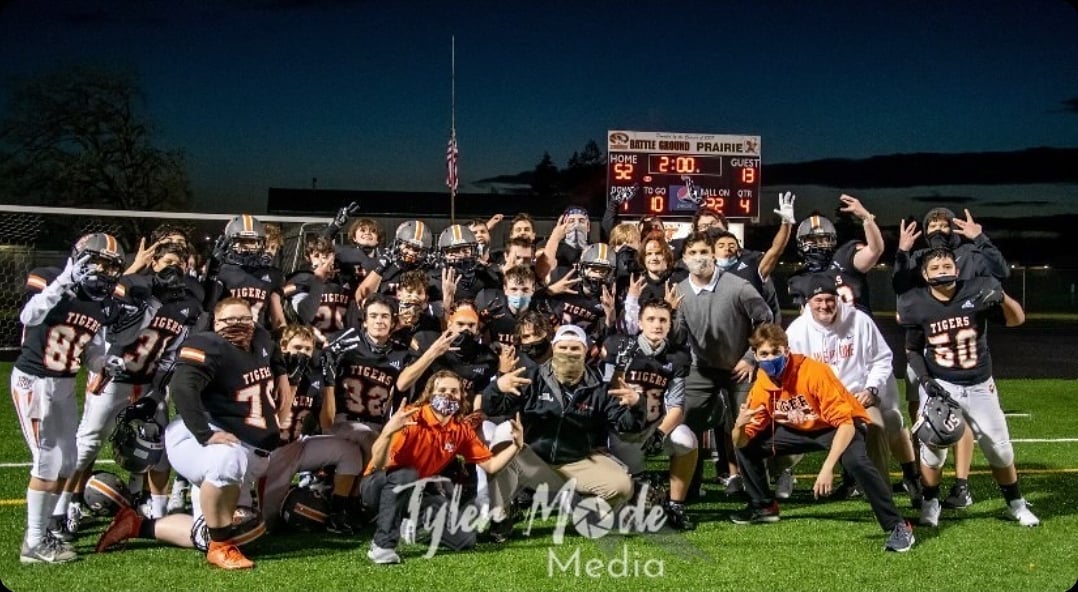 Thursday Night Football. Battle Ground for the win over Union 52-13 🏈🖤🧡🏈 #28 that's my boy