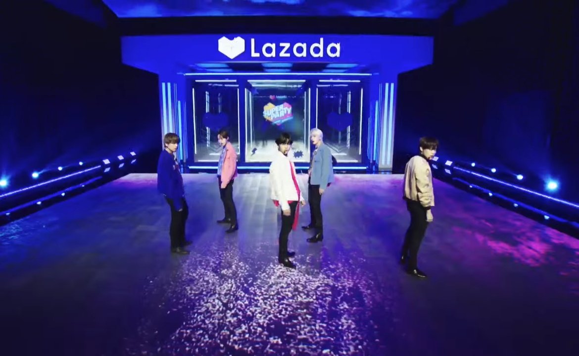 g_eneglaer's tweet photo. เอ็นดุววว เหมือนยืนเต้นหน้าร้านสะดวกซื้อ #LazadaxNCTDream https://t.co/glmIWOCqE5
