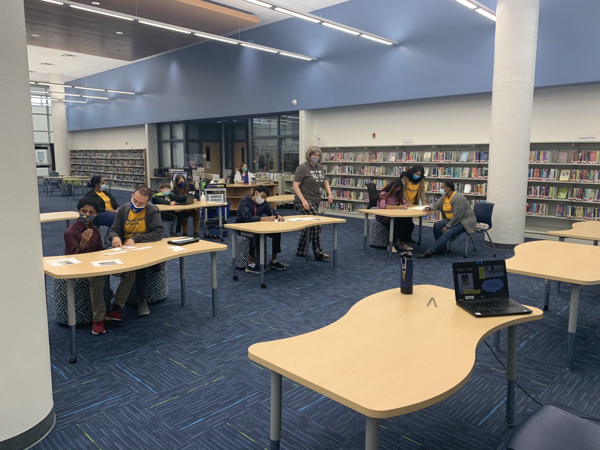 DrGoodloe's tweet photo. @RRMSLibrary is buzzing today with Ss online and in-person! https://t.co/t9x9Hyw0Yp