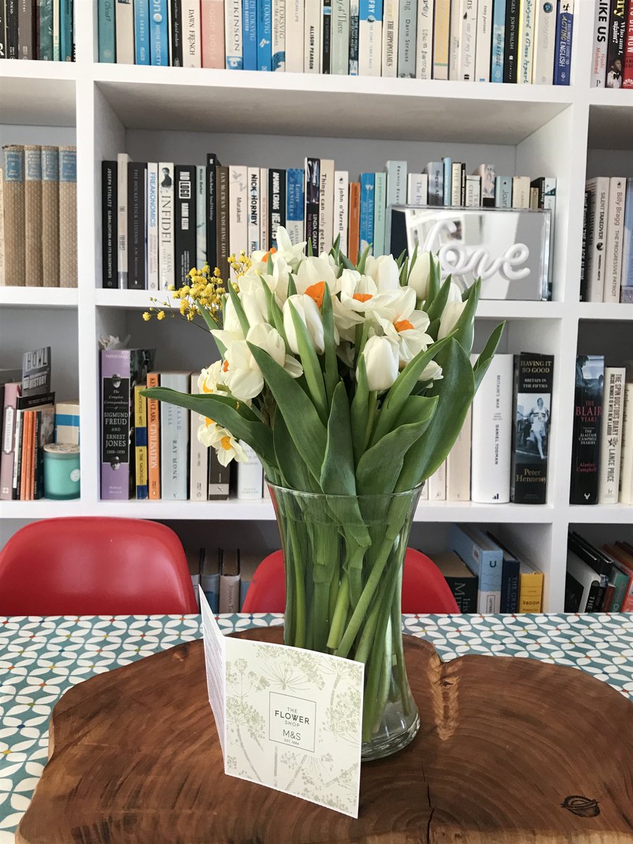 butlerceri's tweet photo. I have lovely colleagues ⁦@BSMSMedSchool⁩ I received these with a card of thanks for having spent a long time navigating a tricky pathway for one of their students. #grateful #greatwaytostarttheweekend https://t.co/qiNMu7IQqr
