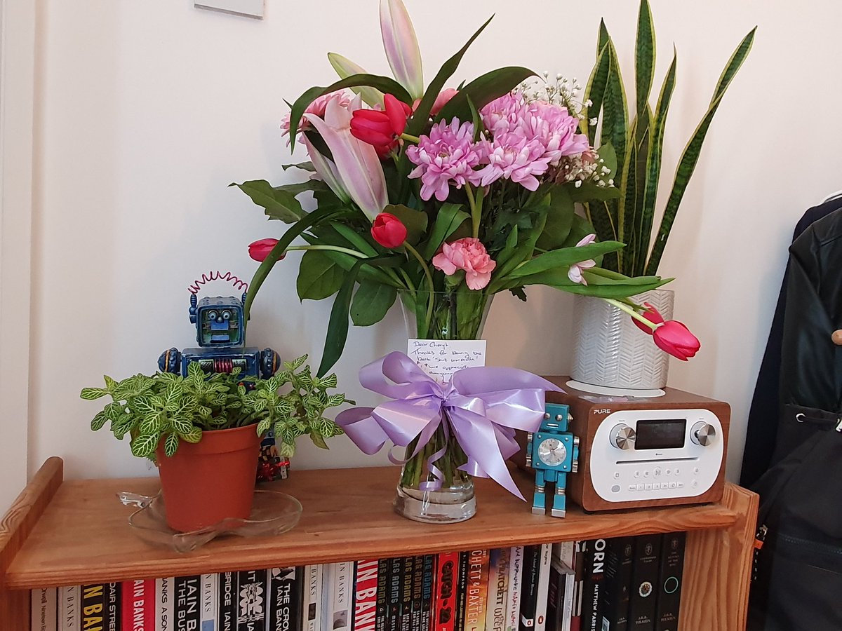 Moore2Cheryl's tweet photo. Feeling the love from my wonderful team of Innovation Advisors on my last day ❤ @setsquared #ScaleUpProgramme https://t.co/sAIIK33v18