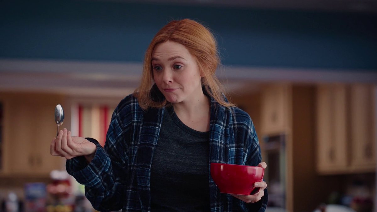 LizzieContent's tweet image. I think about Elizabeth Olsen's perfect Claire Dunphy impression at least 15 times a day. #WandaVision
