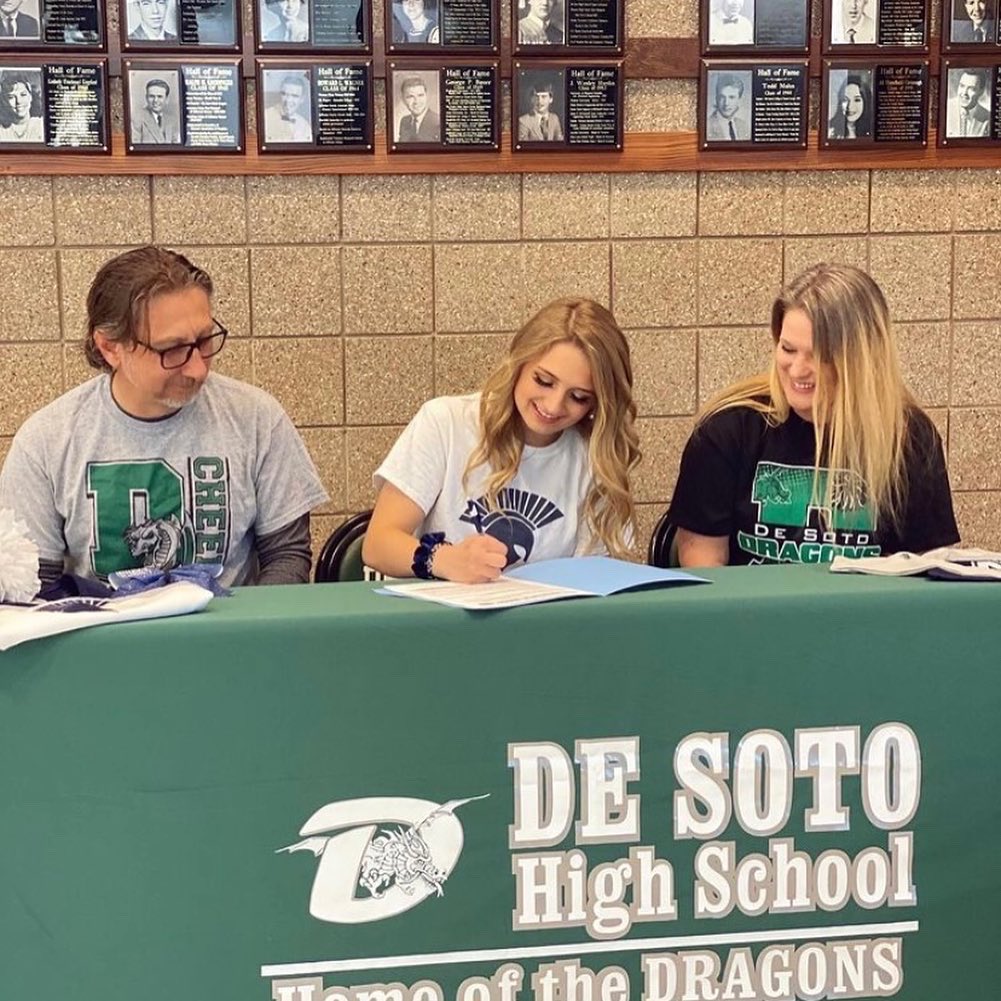 starla_greenlee's tweet photo. I am extremely beyond thankful for all of the opportunities I have been provided by my family and coaches. I am excited to see where this new path in my life takes me and I cannot wait to begin my time on the Missouri Baptist University Spirit and Stunt Cheerleading Squads! 😁 https://t.co/HC7uLgkTiA