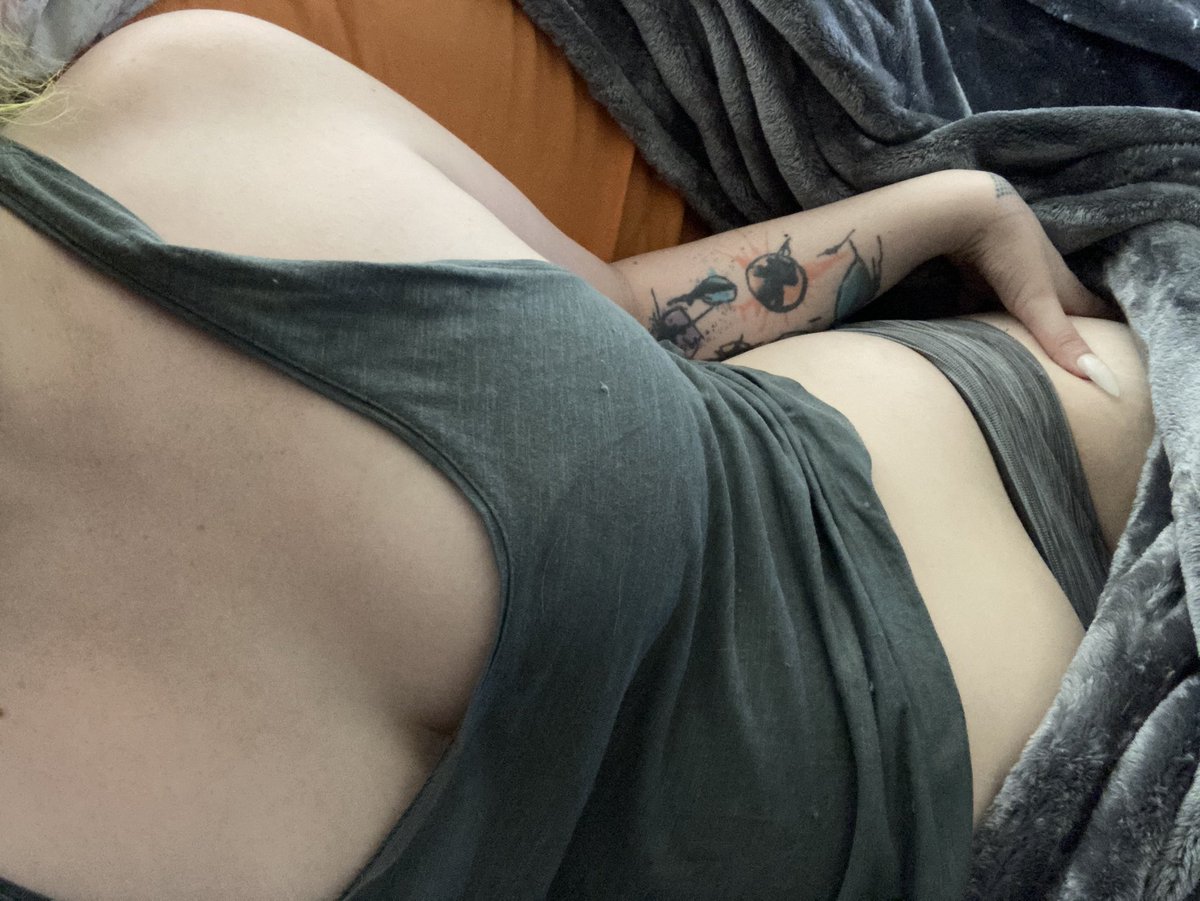 CatieKinge's tweet photo. Yo it’s been a fuckin while https://t.co/heV0vGWoK1