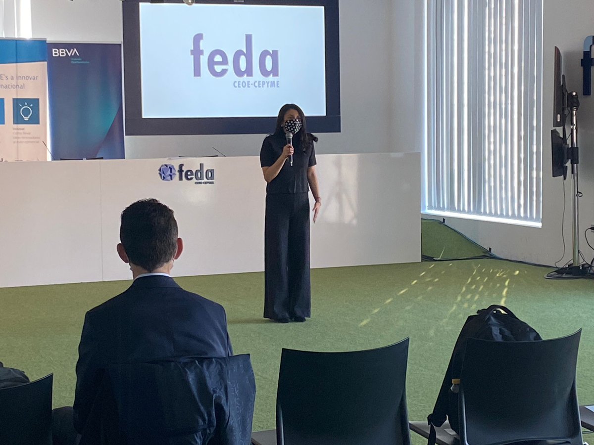 EmpresariosFEDA's tweet photo. Comienza la tercera edición del #FEDAForoInversión. La responsable del Dpto. de Asociaciones y Áreas Técnicas de #FEDA, @EvelinRMolano, da la bienvenida a los asistentes, tanto presencial como online
Colabora @bbva
#FEDAInversión #FEDAInternacional #FEDAInnovación #ColaboraBBVA https://t.co/rotQjw0wGd