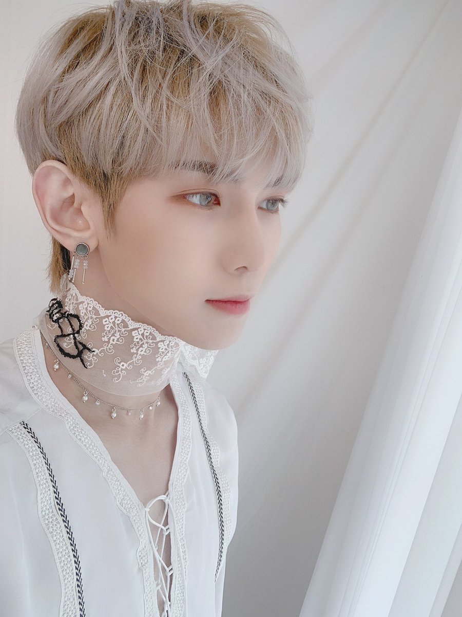 ATEEZofficial's tweet photo. [#여상] 에이티니 요즘 아침엔 덥고 저녁엔 추우니깐 외투 꼭 챙겨요!!
#ATEEZ #에이티즈 https://t.co/xpslhwPZpV