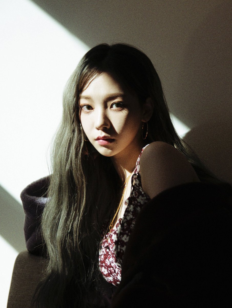 KARINAL00KS's tweet photo. missing karina hours https://t.co/FcEPxDsFPd