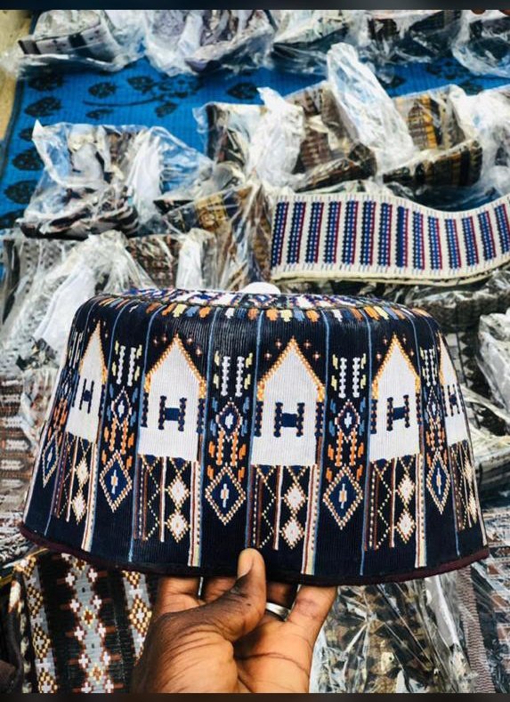 umarsandaumar00's tweet photo. Please rt when you see this my customer might be on your TL🙏🙏
i sell hand made customized Maiduguri caps for the best prices.
call/WhatsApp+2348065191300
1 &amp; 2-12k
3 &amp; 4-21k

Davido NNPC buhari lil wayne #Wizkid  Ebuka OUT NOW frank edoho brown skin girl lagos #lautech https://t.co/ex5mlMtTc2