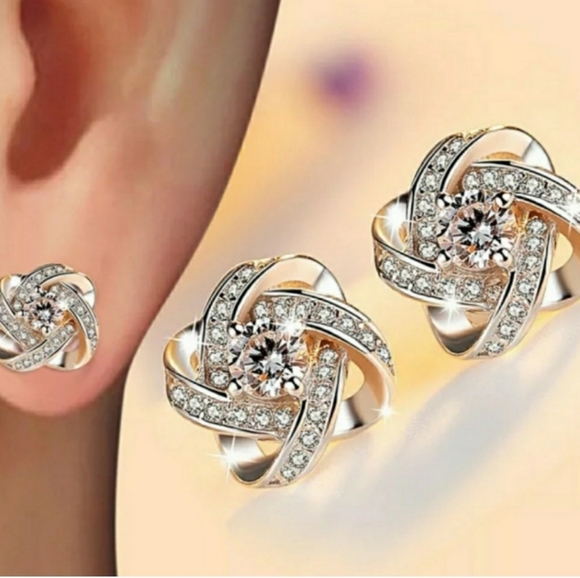 Ekaterina K tweet media