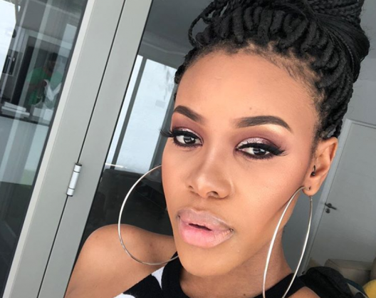 RatoMohale's tweet photo. Lootlove hangs the mic as she will be doing her last show this weekend on MetroFM. #RadioTalk #RoadToApril https://t.co/JObiRzmiVt