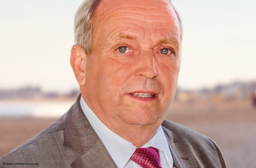 MunClearWeek's tweet photo. In der aktuellen Pressemitteilung des Ministeriums für Landwirtschaft &amp; Umwelt Mecklenburg Vorpommerns wird die neue Gesamtbewertung von #MunitionImMeer der #BLANO dargestellt. Umweltminister Dr. Backhaus plädiert für eine zügige Räumungsstrategie➡️https://t.co/oV1szaYoJd #KMCW21 https://t.co/uoHJc5fLWH