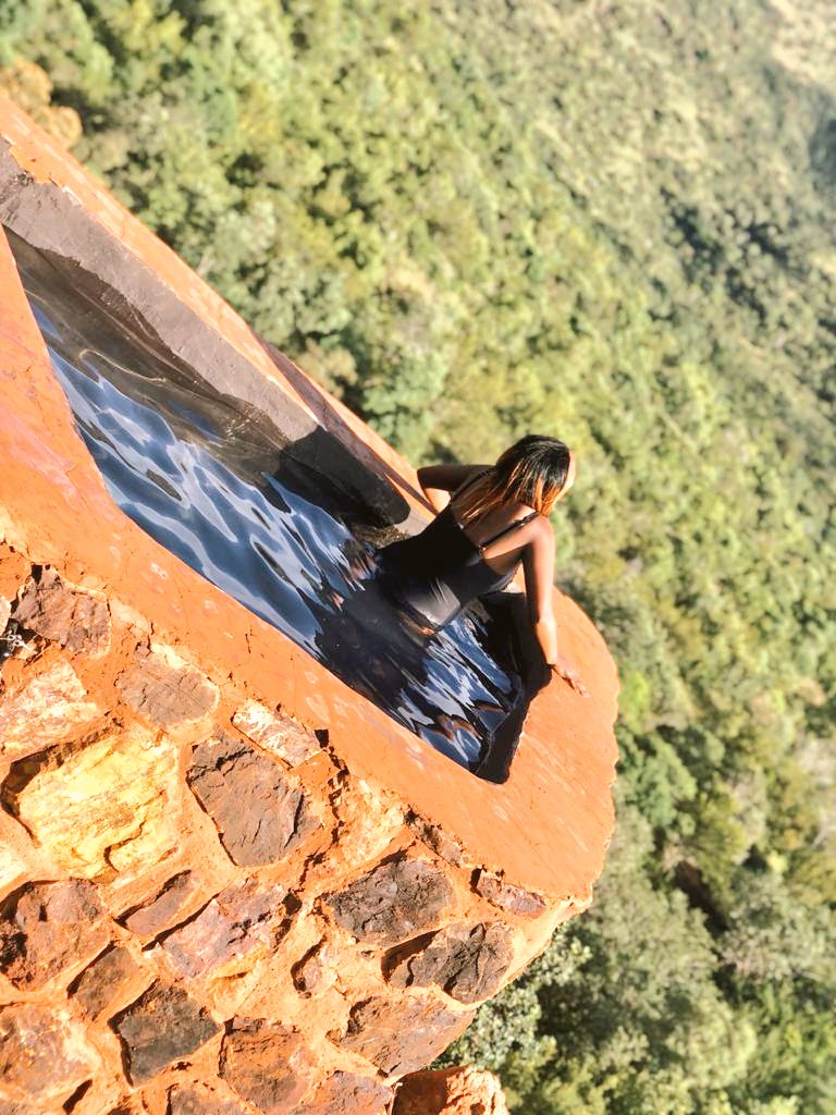 NmNokulunga's tweet photo. A girlie who could do with some publicity, for those who like roughing it out, is Thabazimbi #Limpopo #LandCruiser #ChasingTrails https://t.co/dC0kJGNCoB