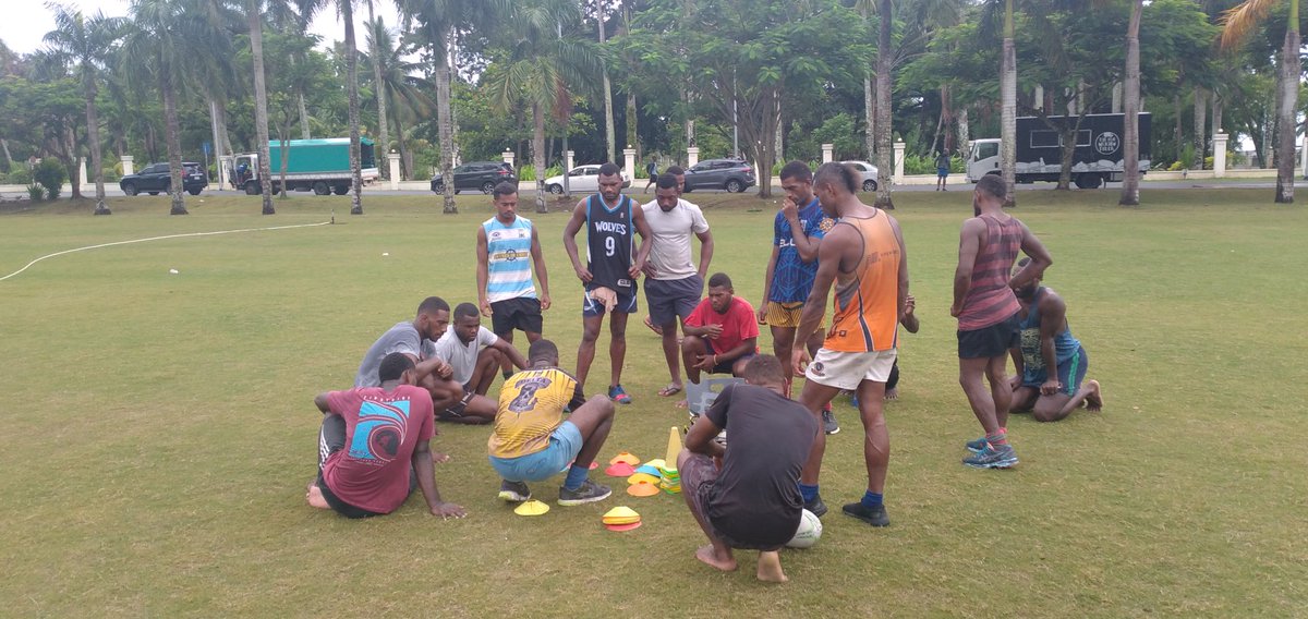 DevelopmentFiji's tweet photo. Create an environment that is conducive to learning and sharing. After an intro to a defence shape, boys got creative on how to shut out options for their 1st game #Marist7sFj #developmentiskey https://t.co/1ggz27hy9D