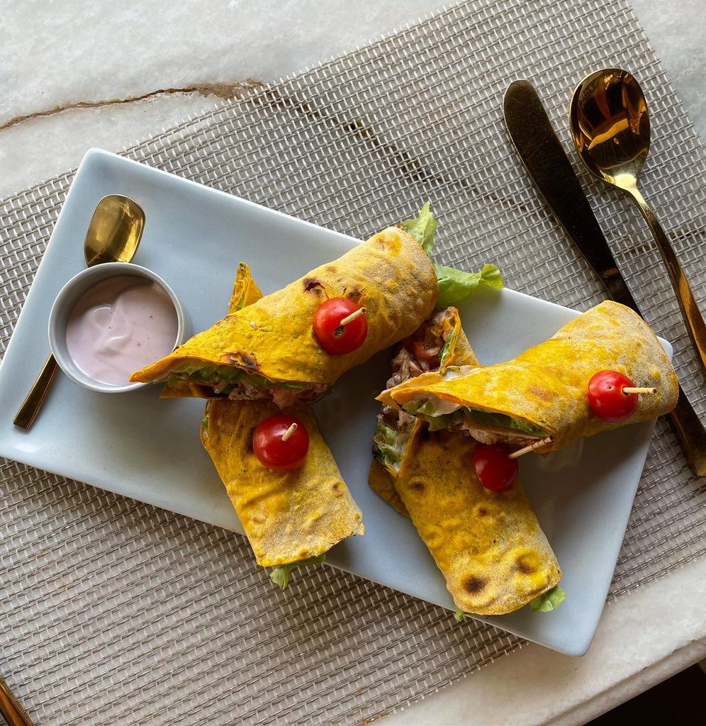 PostcardHotel's tweet photo. The kokum chicken wrap made with homemade bread is perfect for a mid day snack by the pool 

#atthepostcard #atthepostcardhotel #goa #goatravel #luxurytravel #holiday #food #wrap #kokum #pool #poolside #poolsnacks #hotel #hotelsandresorts https://t.co/YlNAhy4w12