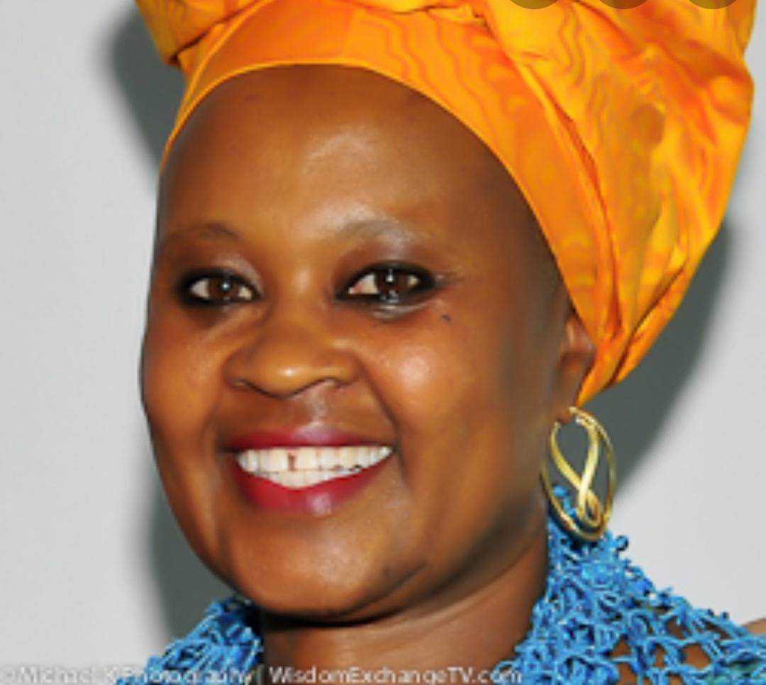 TtKayiranga's tweet image. Uyu munsi ndabasaba kumfasha tugashimira #Founder &amp;amp; President wa @UTBrwanda Mrs Zulfat Mukarubega, imbaraga yashyize m'Uburezi by'umwihariko kdi akanafasha gutanga #scholarship ku abana barokotse #Genocide yakorewe Abatutsi batishoboye #Thank You Hadjat