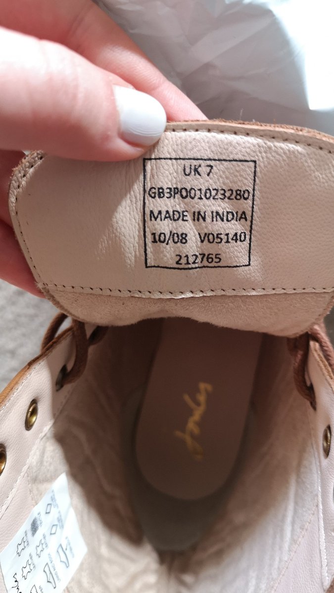 Samantha tweet media