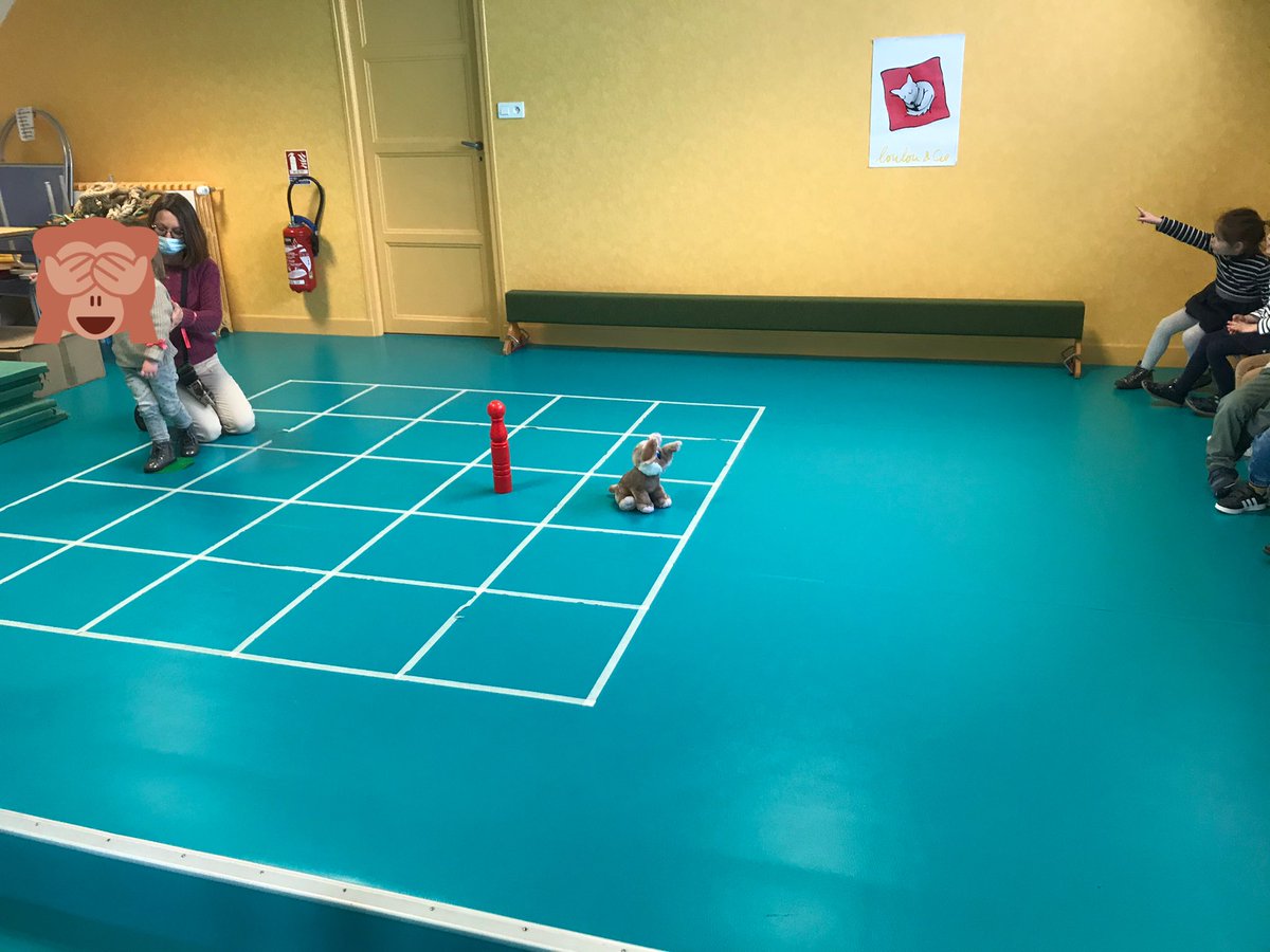 TICE_for_all's tweet image. Visite de M. Ruban, a-dasen, à l’école M. Gérard du Mêle sur Sarthe. On y apprend la pensée algorithmique dès la Petite Section ! #robotikorne #robotidiot @dsden61 #enir