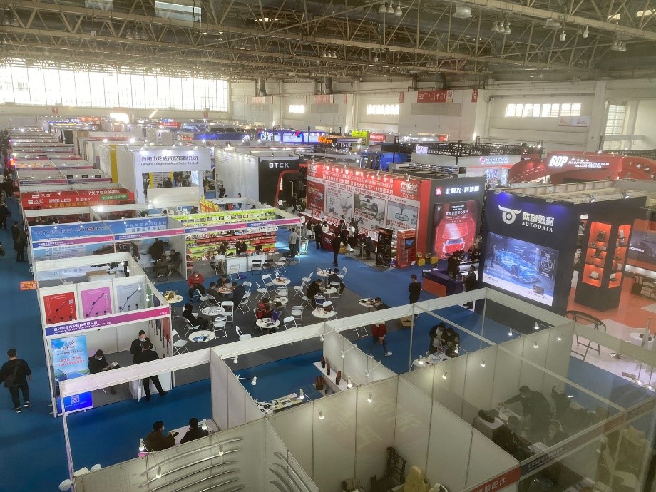 ICEXChina's tweet photo. 🏁 Esta semana hemos visitado la 30ª Exposición Internacional de Cadenas de Servicio de Automóviles 🚗🚘, Accesorios, Piezas de Desgaste 🔧, Equipos de Reparación 🗜️, y Mantenimiento de China en Pekín 🇨🇳. #CIAACE https://t.co/gvBVlPgS30