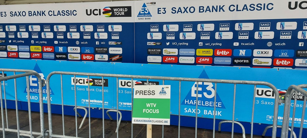Coopman_Bart's tweet photo. 👀 🚴 Startshow @E3SaxoClassic. T zal de moeite zijn...
🎶Met DJ, MC en @Vannieuwkerke, nog eens te zien @FocusWTV !

⏰ 10u30 livestream, 10u55 op TV https://t.co/6Vcxepkroy