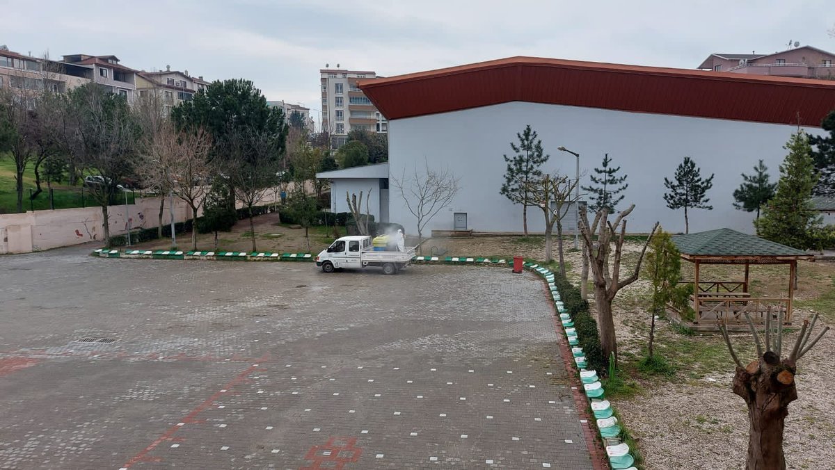 Bahçemizin dezenfeksiyonunu yapan <a href="/OsmangaziBLD/">Osmangazi Belediyesi</a> ‘ne teşekkürlerimizi sunarız. 💐 <a href="/mustafadundar65/">MUSTAFA DÜNDAR</a> <a href="/ziyaselcuk/">Ziya Selçuk</a> <a href="/sdulger43/">Sabahattin DÜLGER</a> <a href="/GurhanCokgezer/">Gürhan Çokgezer</a>