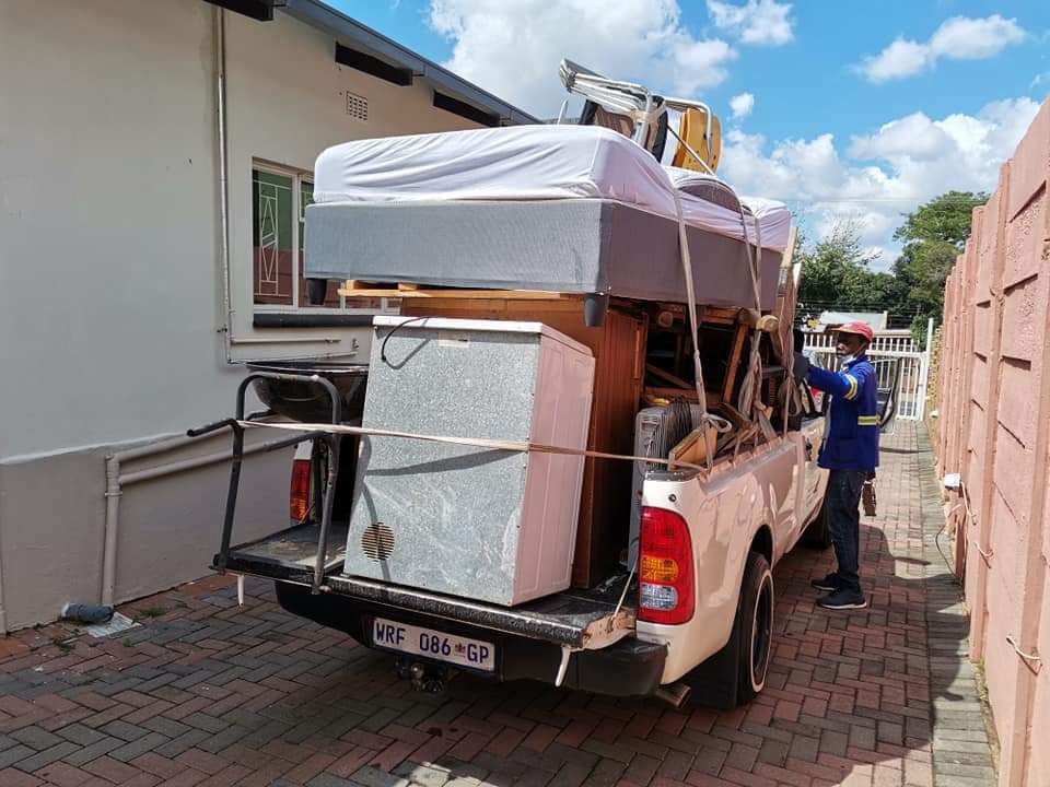 FManenzhe's tweet photo. #Number_02
Double load from Rietfontein to Lynnwood! 💪💯
Bakkies and trailers for hire, you can call or whatsapp 0723932380.
We do both short and long distances.
#Gracework 🙌
#FManenzheOnDuty ✊
#F_Manenzhe_Transport_and_Logistics 🔥 https://t.co/i7OArgwhKZ