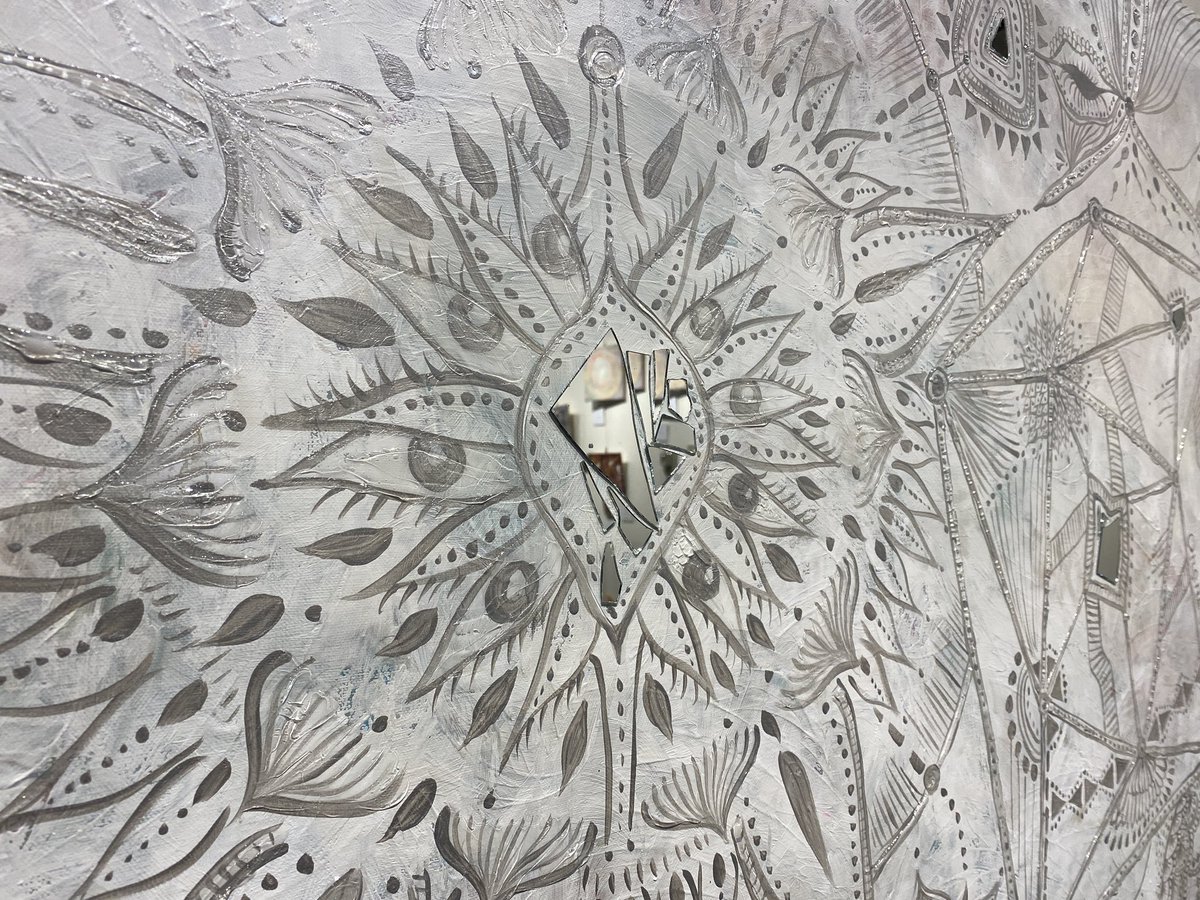 tresorworks's tweet photo. 今日は絵画展のお手伝いをしてきました。
画像はYONOAさんの作品。細やかさやテクスチャーを観ていただきたくアップで撮影。迫力の...
〜3/28(日) 12:00〜17:00 横浜市栄区民文化センターリリス
https://t.co/US1ekR7t7m
https://t.co/Yj10ep2Oiy
#IMAGINE2 #コロナの中で愛を叫ぶ #YONOA #ArtistHAL_ https://t.co/k0rgxz6H09