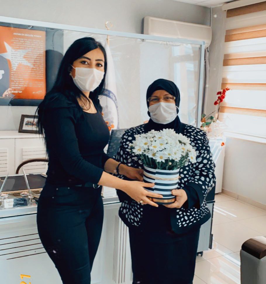 Özverili çalışan personelimize vatandaş memnuniyeti vatandaşımıza inceliğinden dolayı teşekkür ederiz.
#HayatınızınHerAnında 
#iyikinüfusçuyuz 
<a href="/sefikaygol/">Şefik AYGÖL</a> 
<a href="/muhsindemirnfs/">Muhsin Demir</a> 
@SamsunNufus