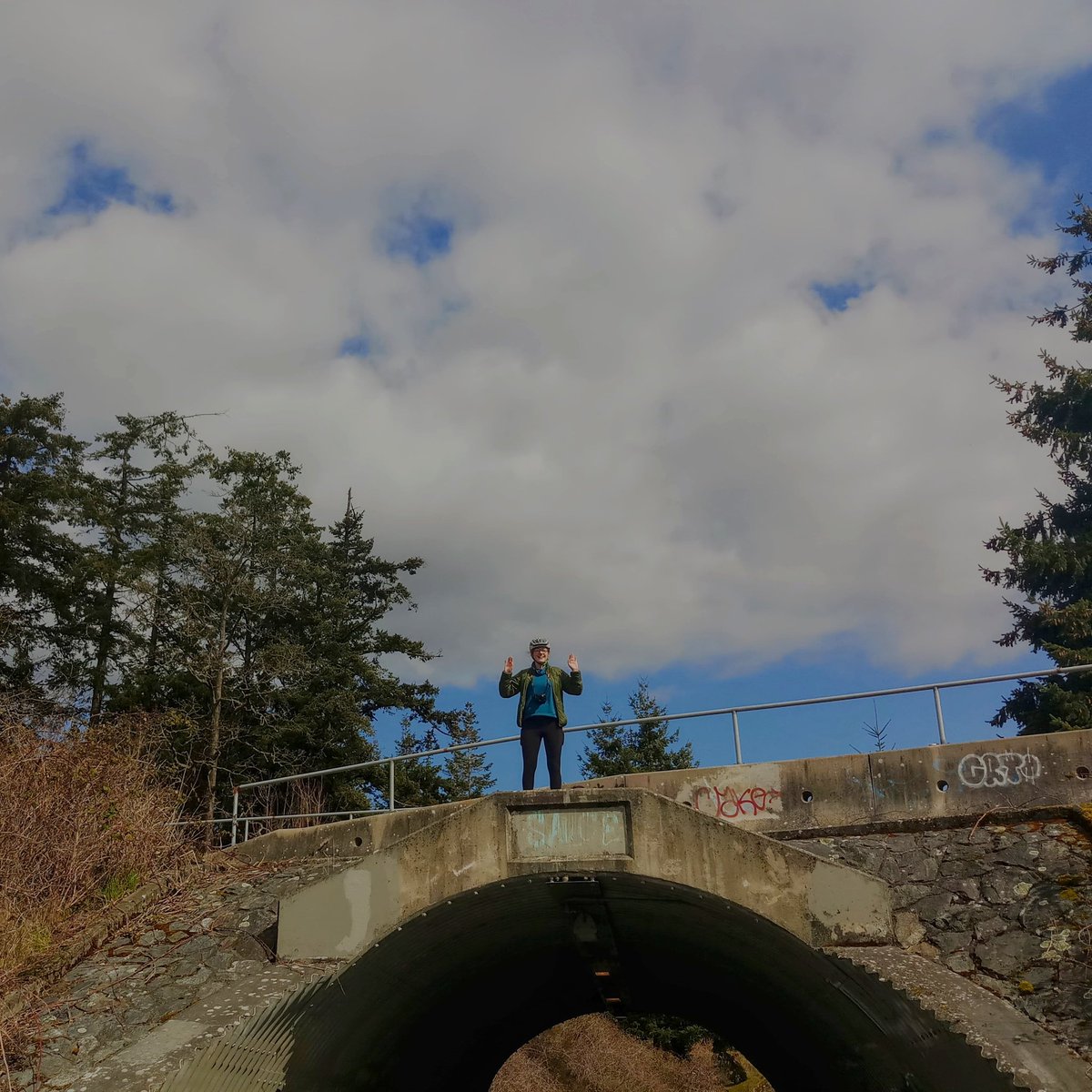 Only 60km left to go! All went well on our trip today! Tomorrow I will be tackling a 20km. Let's hope the weather is good again, but no matter what at least my best friend and "personal photographer" will be with me all the way to the finish line. #scooterforafuture