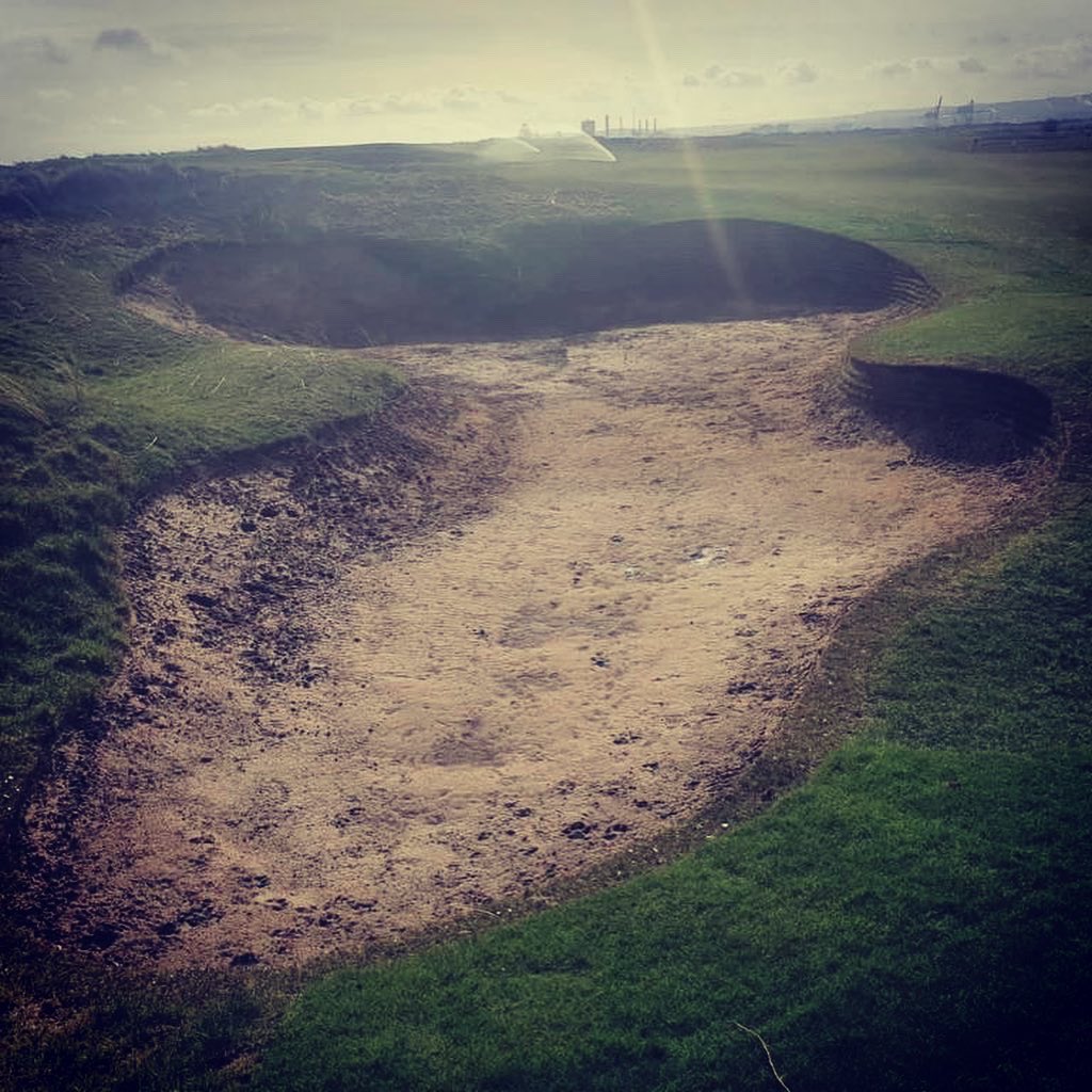 SeatonCarewGC's tweet photo. ⏰ three days until golf returns 
💨 its teeth would be out today on the links
👨‍⚕️ here’s a look down to the Doctor over the second bunker

#mackenziegolf #top100golf #seatoncarew #linksgolf #doctor #getbacktogolf #staysafe #windylinkscourse https://t.co/cla8Hg4os1