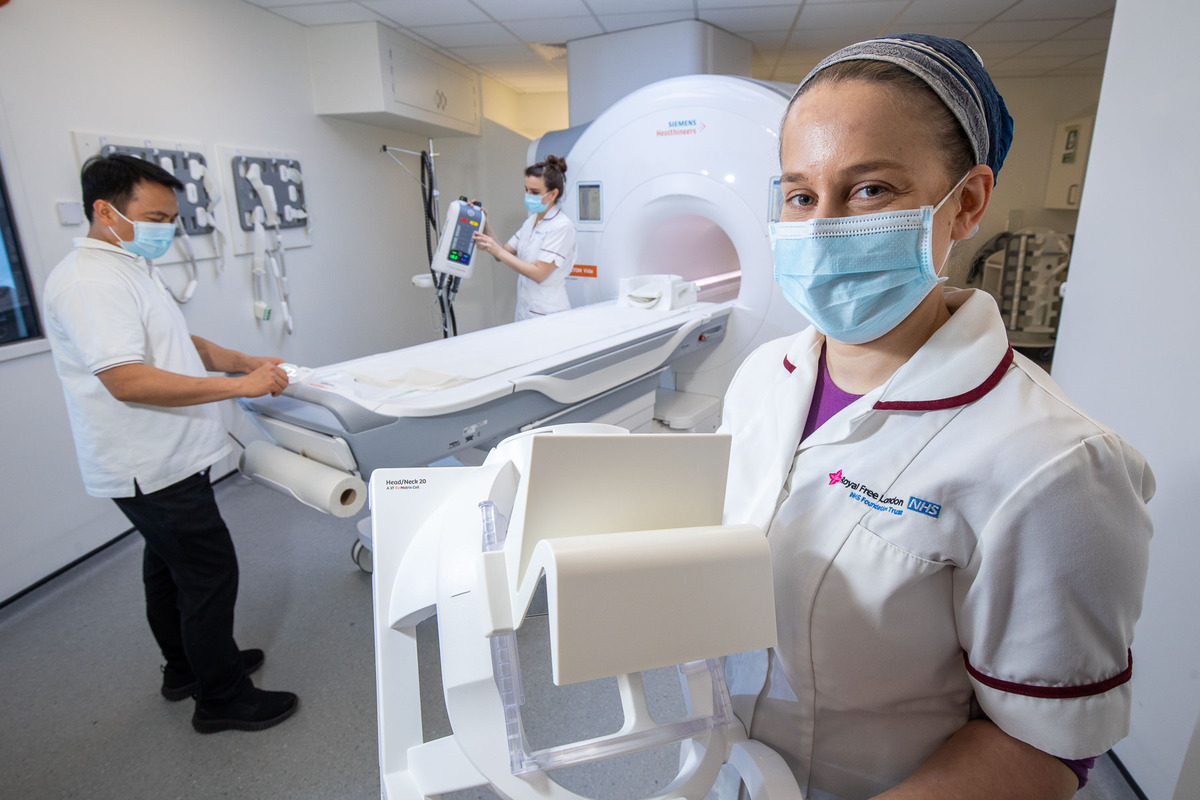 RoyalFreeNHS's tweet photo. Three brand new MRI scanners have been installed at the Royal Free Hospital, as part of a project to improve the quality of medical imaging at the trust. These machines bring us the latest, state-of-the-art technology. 

Read the full story: https://t.co/pbtWsoWgLw https://t.co/fPb1lFYbCB