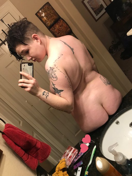 Ultralilaxx’s pics and videos