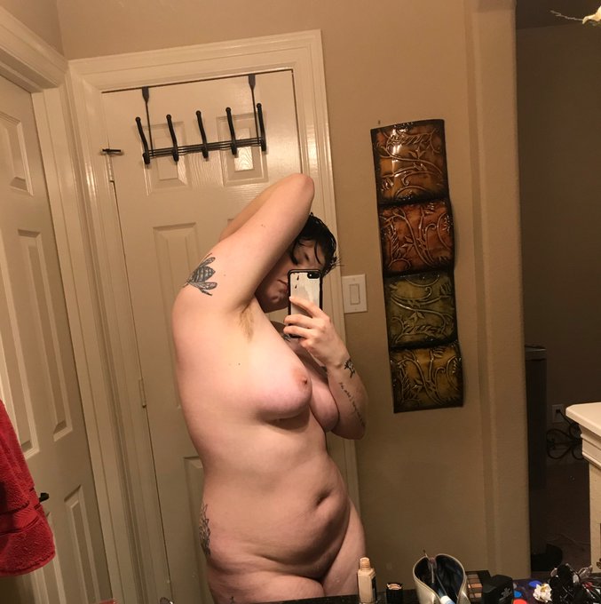 Ultralilaxx’s pics and videos