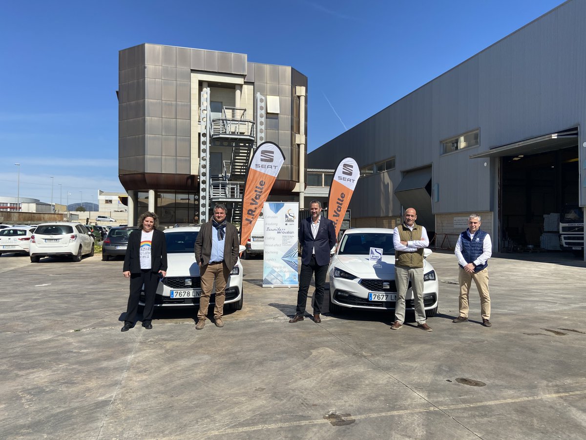 jrvalleseat's tweet photo. J.R. Valle, Concesionario Oficial SEAT en Valencia, ha hecho entrega esta semana de dos unidades del Nuevo SEAT León Style Go al Grupo Sopena Innovations, fabricante de perfiles de aluminio y sistemas para arquitectura con sede en Náquera (Valencia).

https://t.co/pWbZwcz7PM https://t.co/G8cCLBCmNA