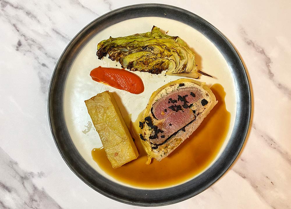 hotdinners's tweet photo. Updated: our guide to the best Easter meal kits and treats available for delivery in London and across the UK (incl this from @HGWalterLondon) https://t.co/yQHE43Sudq https://t.co/n8wc9EgfSI