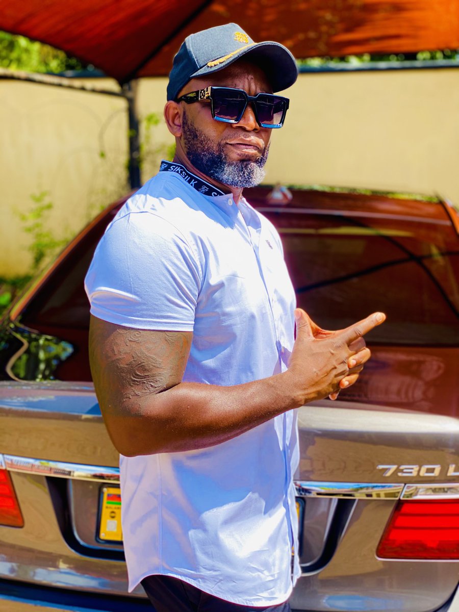 wandaman's tweet photo. ....timepieces and like arms....the bigger the better 💪🏾
....also, happy Friday y’all from the #Tchaman of #BAAM https://t.co/xW8Uu3lIpb